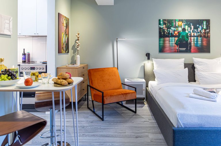 Blick ins Zimmer, Sessel für gemütliche Abende